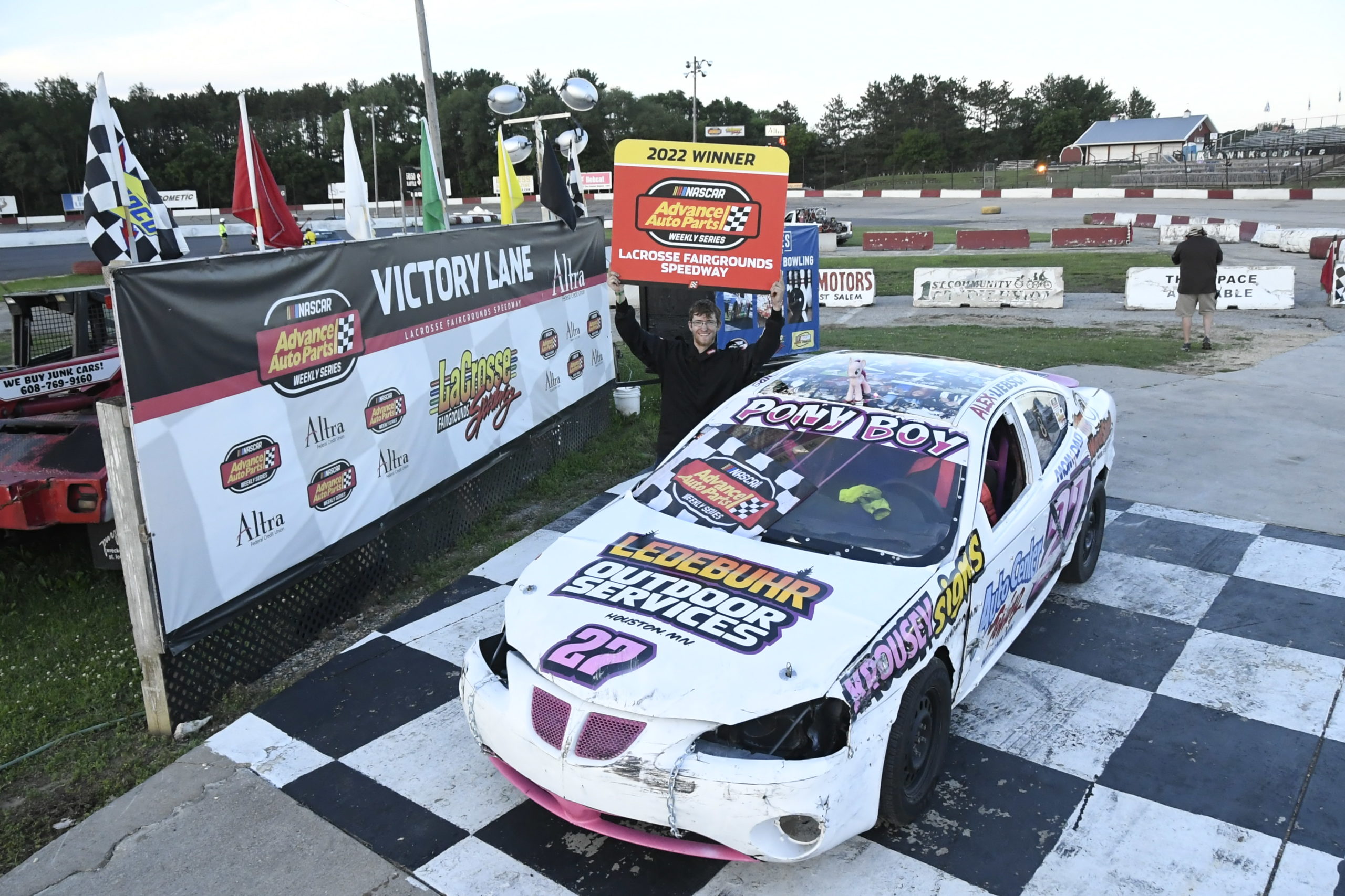 TOP GUNS OF THE ‘ACTION TRACK’ HEADLINE QUARTER-MILE MANIA AT LACROSSE (WI)