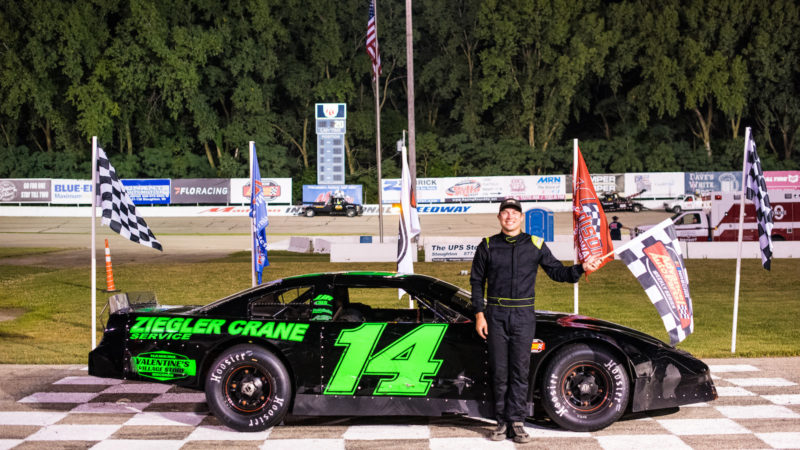 Zack Riddle Wins NASCAR Late Model Feature, $1000 Bounty Posted (WI)